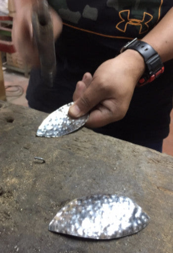 <!-- hammering wings -->